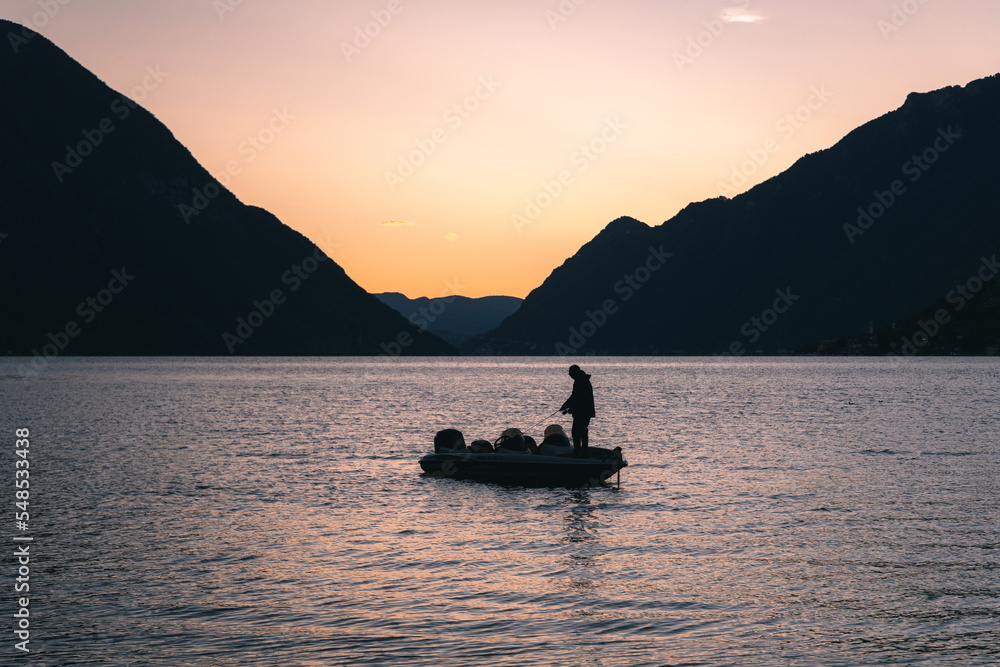 Fischer bei Sonnenuntergang