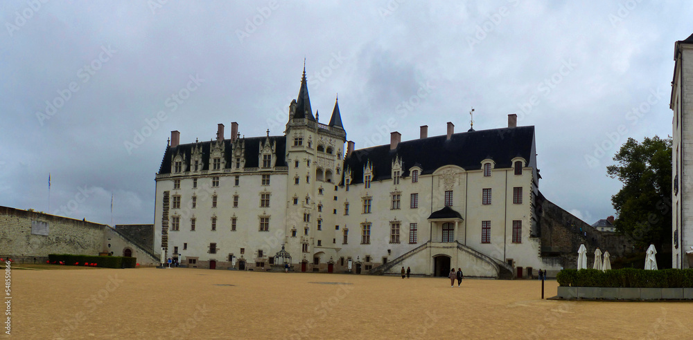 Visit to the beautiful city of Nantes - Magnificent castle of the Dukes of Brittany