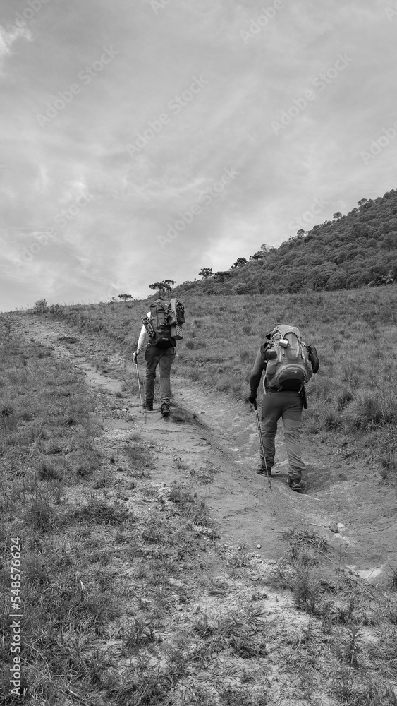 Obraz premium Montanhismo na Mantiqueira: Trekking Pico do Santo Agostinho - Garrafão