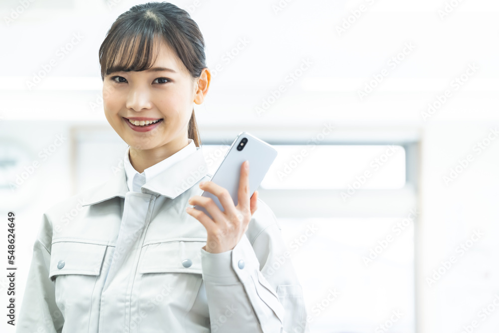 建築着を着たに日本人女性