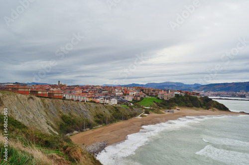 Municipio de Getxo visto desde Punta  Galea y la playa de arrigunaga