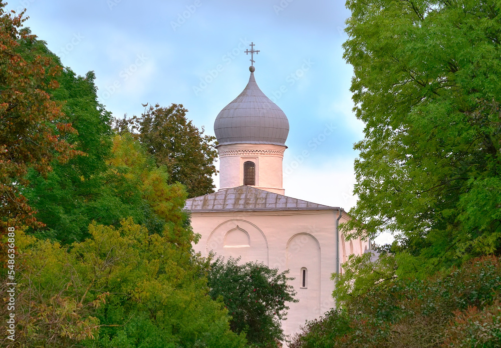 Churches of the old Novgorod style