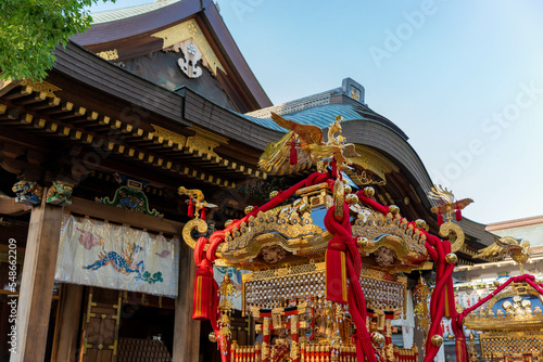 お祭りでかつぐ神輿