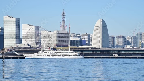 Wallpaper Mural 山下埠頭から眺めるみなとみらい　横浜市 Torontodigital.ca