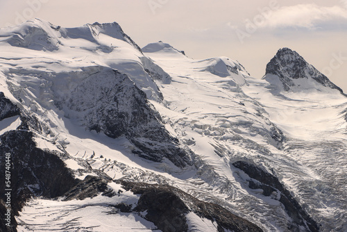 Majestätische Alpengipfel der Berninagruppe im Spätsommer 2022; Piz Bellavista (3922m) und Crast' Agüzza (3854m), Blick vom Munt Pers