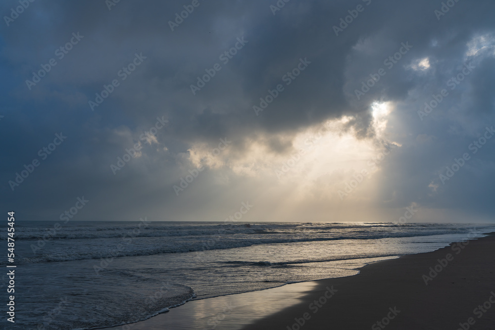 Fototapeta premium 朝の砂浜
