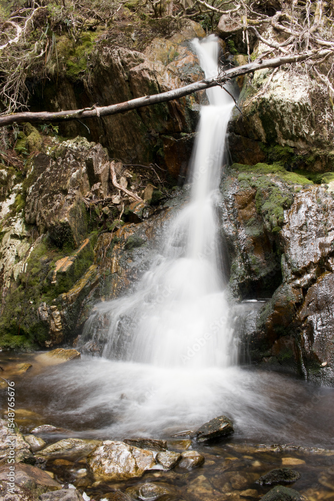 Fototapeta premium Rocky Waterfall