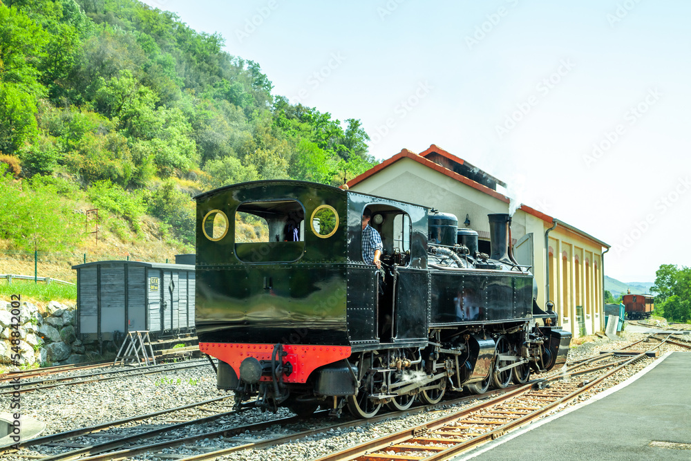 Fototapeta premium Train de l'Ardèche, Museumsbahn durchs Rhonetal, Frankreich