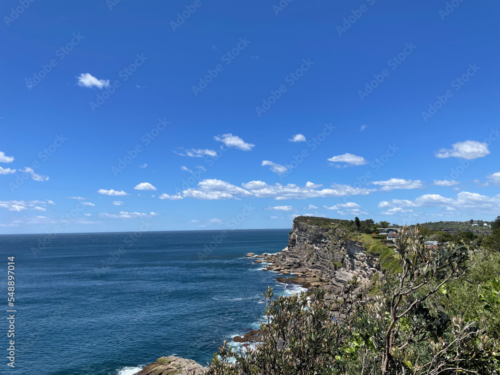 Fototapeta premium Cliff over looking the sea 