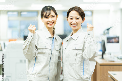 Obraz na płótnie ガッツポーズをする日本人女性二人