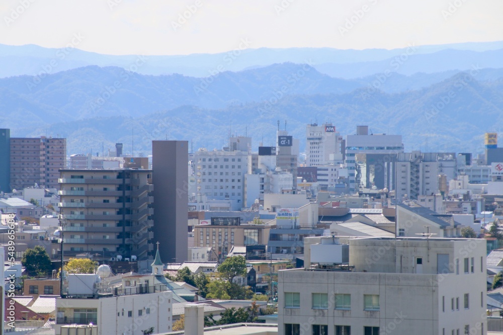 Fototapeta premium 二ノ丸からの眺望・鳥取城跡(鳥取県・鳥取市)