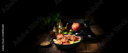 Quadro su tela couscous with fried chicken wings spicy