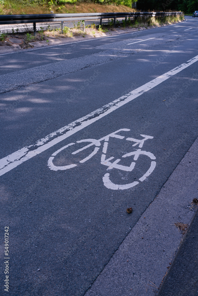 Obraz premium Marburg, Radweg Straße