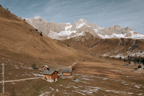 Wanderung zum Rifugio / Schutzhütte Fuchiade in Trentino. Panorama Dolomiten im Herbst. Lauftaufnahme 1 photo