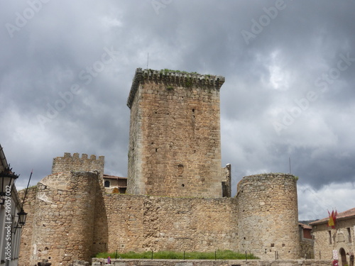 Fotografia CASTILLO EN PUEBLO SALMANTINO DE  MIRANDA DEL CASTAÑAR