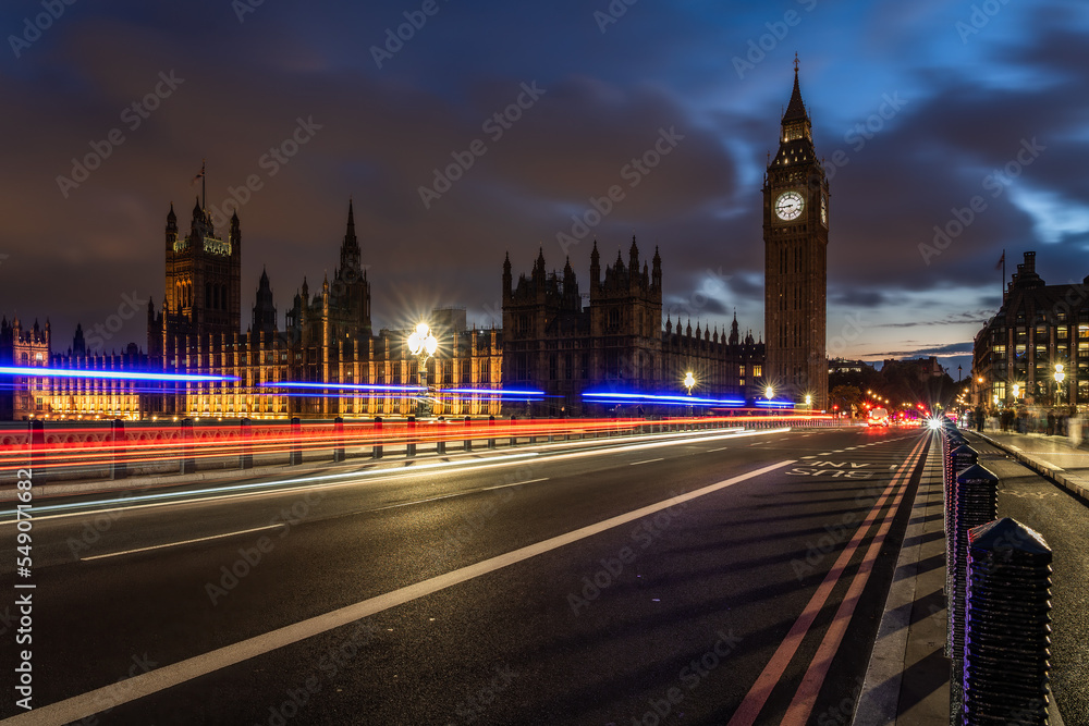 light trails on westmister bridge