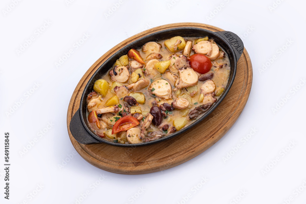 delicious seafood dishes in the restaurant
delicious seafood dishes in the restaurant