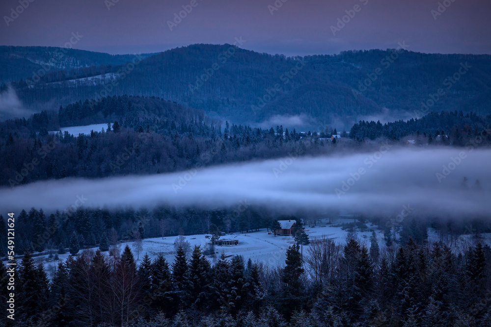 Bieszczady w porannej chmurze
