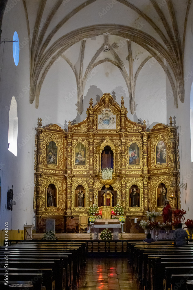 Camino al Monasterio de Izamal, Merida, Yucatan, Mexico