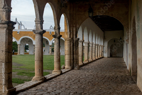 Camino al Monasterio de Izamal, Merida, Yucatan, Mexico