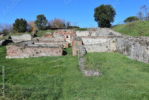Passo di Mirabella - Ruderi delle terme romane di Aeclanum photo
