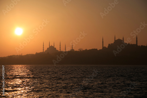 one night in istanbul  © doramedya