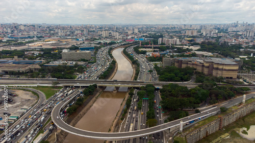 BRAZIL SAO PAULO NOVEMBER 24  2022 Aerial view of traffic on Marginal Tiet   near Ponte dos Bandeiras