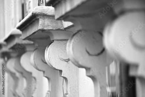 Valokuva Monochrome closeup shot of the stone balustrades