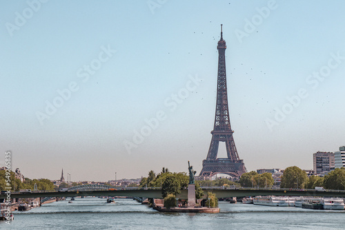 The statue of liberty and the Eiffel Tower in Paris.  © Tibi.lost.in.nature