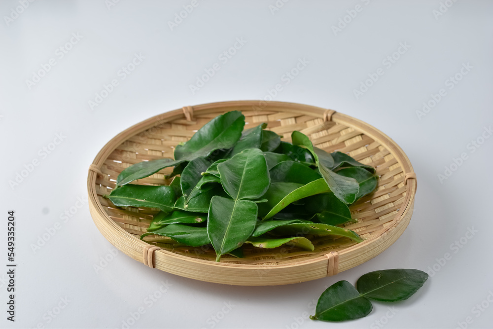Daun Jeruk Purut. In typical Indonesian cuisine, kaffir lime leaves are often used as a cooking spice. Starting from soup, curry, rice, stir fry, chips, to salads. Daun Jeruk Purut. In typical Indonesian cuisine, kaffir lime leaves are often used as a cooking spice. Starting from soup, curry, rice, stir fry, chips, to salads.