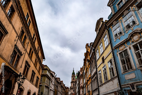 Façades de maisons anciennes à Prague, en république tchèque