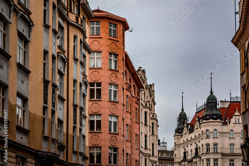 Façades de maisons anciennes à Prague, en république tchèque