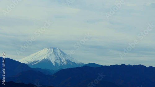 4K timelapse of Mt.Fuji seen from Mt.Takao.