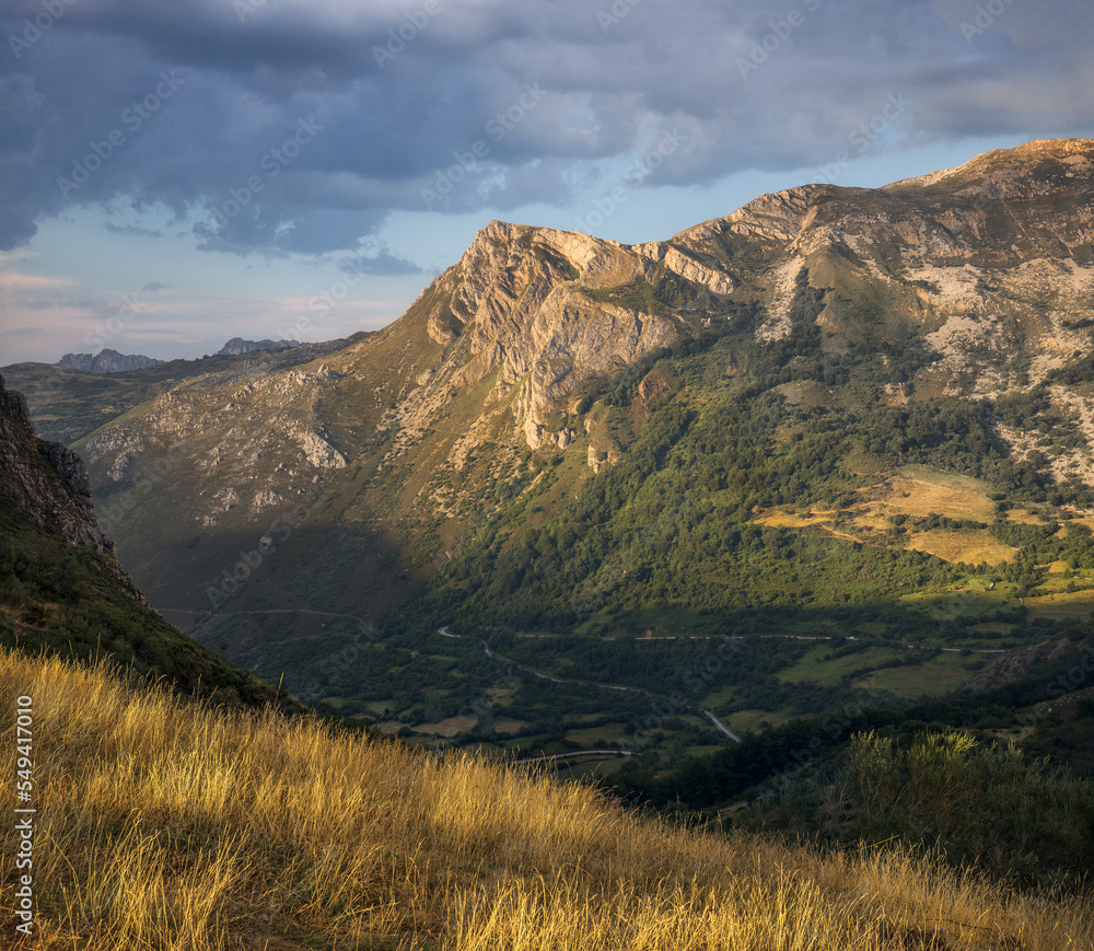 Obraz premium Somiedo Natural Park at Golden Hour, Asturias, Spain