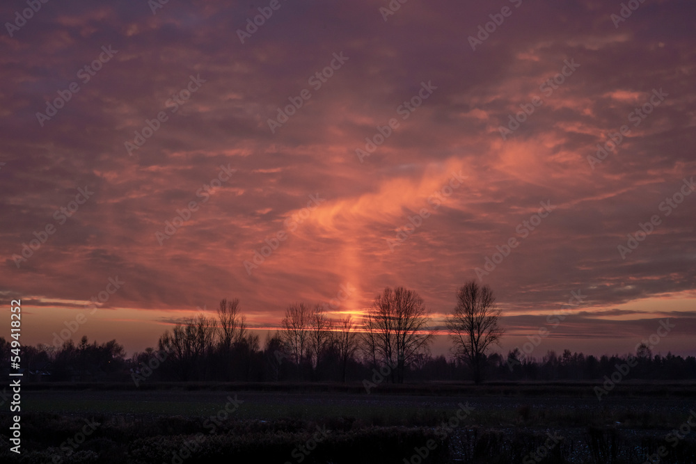 Naklejka premium Piękny zachód słońca, kolorowy zachód, Zachód słońca, klimatyczny zachód słońca