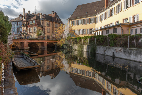 Fototapeta Naklejka Na Ścianę i Meble -  Little Venice with street decorations during the Christmas period in the city of Colmar.