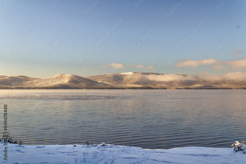 Obraz premium lake in winter