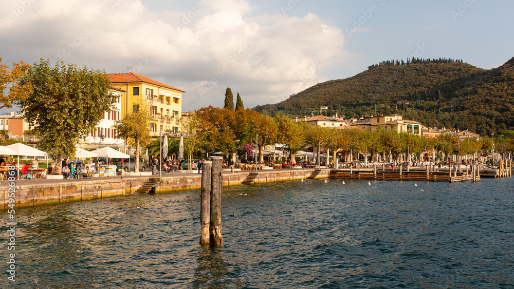 Fototapeta premium Yachthafen von Garda, Italine