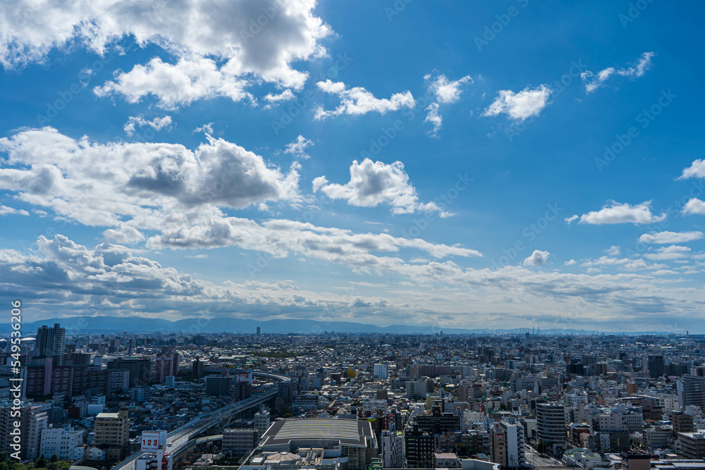 大阪の通天閣から見る昼の大阪の風景