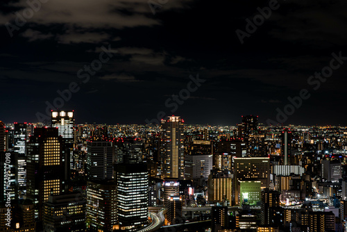 梅田スカイビルの空中庭園展望台から見る大阪の夜景