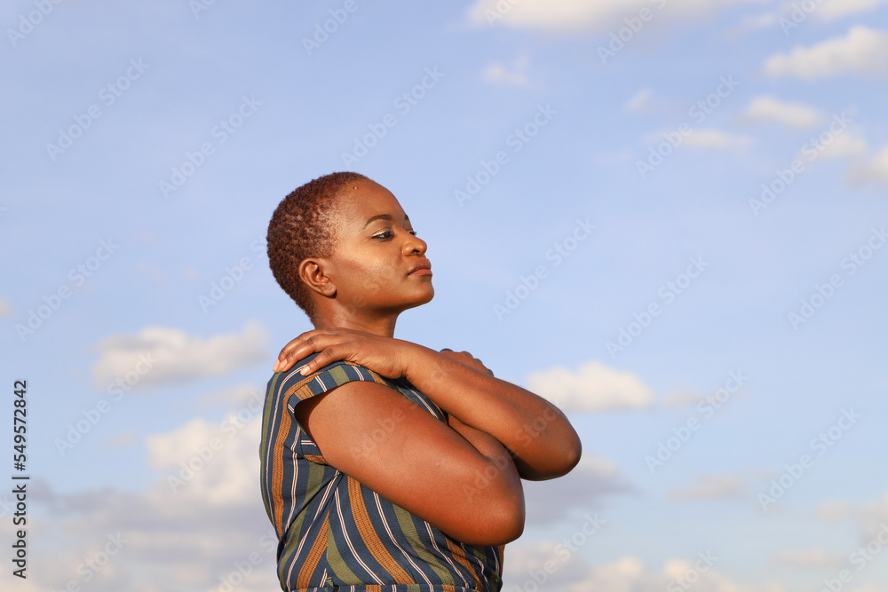 Φωτογραφία Woman hugging herself