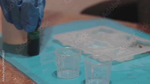 pigments and epoxy resin molds