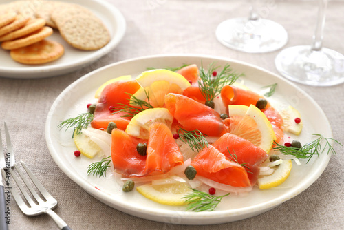 Smoked salmon salad with sliced onion ,lemon,dill and capers. スモークサーモンサラダ　マリネ　カルパッチョ