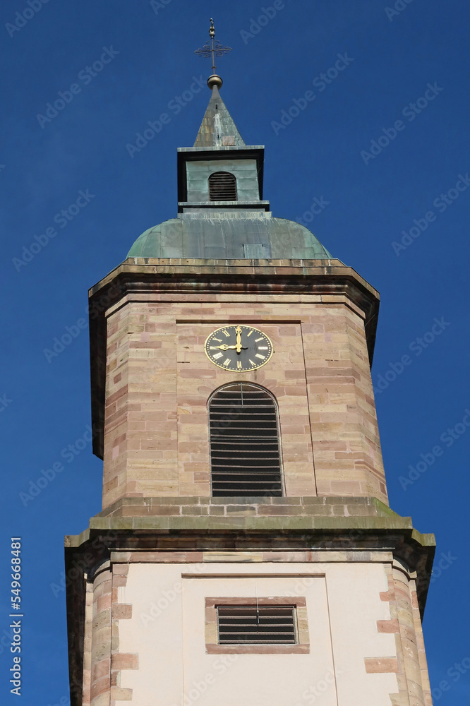 Clocher de l'église Saint-Georges à Epfig - Alsace Clocher de l'église Saint-Georges à Epfig - Alsace