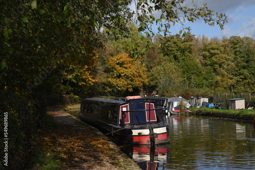 Photographie canal boats docked on the side of the canal at the Stewponey in Stourton