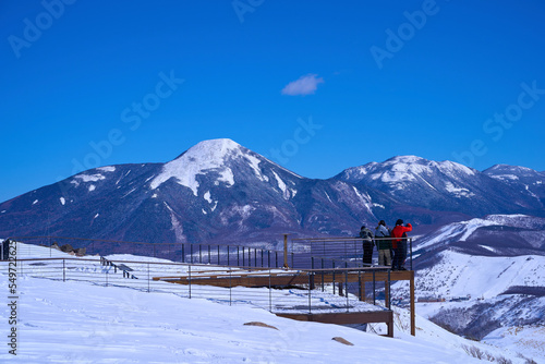 冬の長野県 車山山頂スカイテラス付近から東側の眺望(蓼科山,北横岳,八子ヶ峰など)