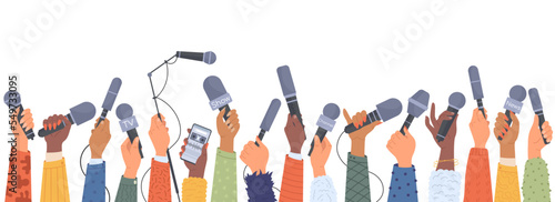 elements__hands_of_journalists_with_microphones