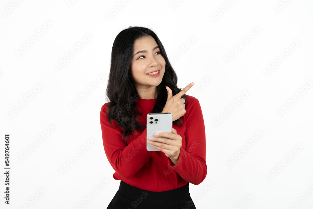 Naklejka premium Surprise asian beautiful woman using smartphone isolated on white background.