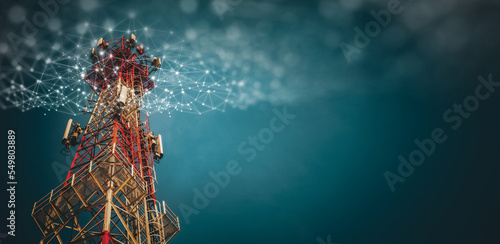 Cuadro en lienzo Telecommunication towers