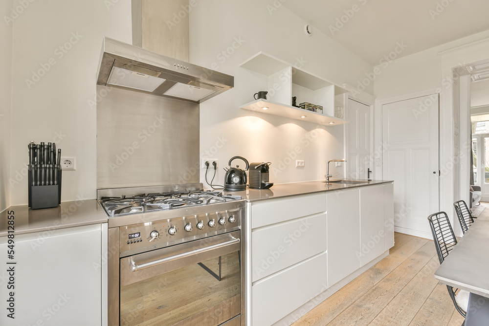 Spacious kitchen with dining zone Spacious kitchen with dining zone